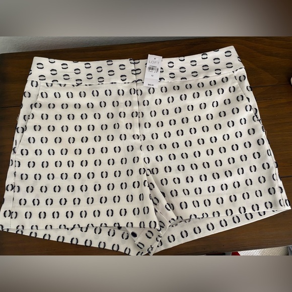 NWT Loft White and Navy summer Shorts - Picture 1 of 3